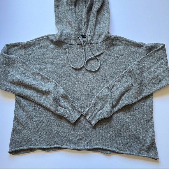 Brandy  Melville Giovanna Wool Hoodie Crop Sweater Gray Pullover Knit One Size - Picture 15 of 15